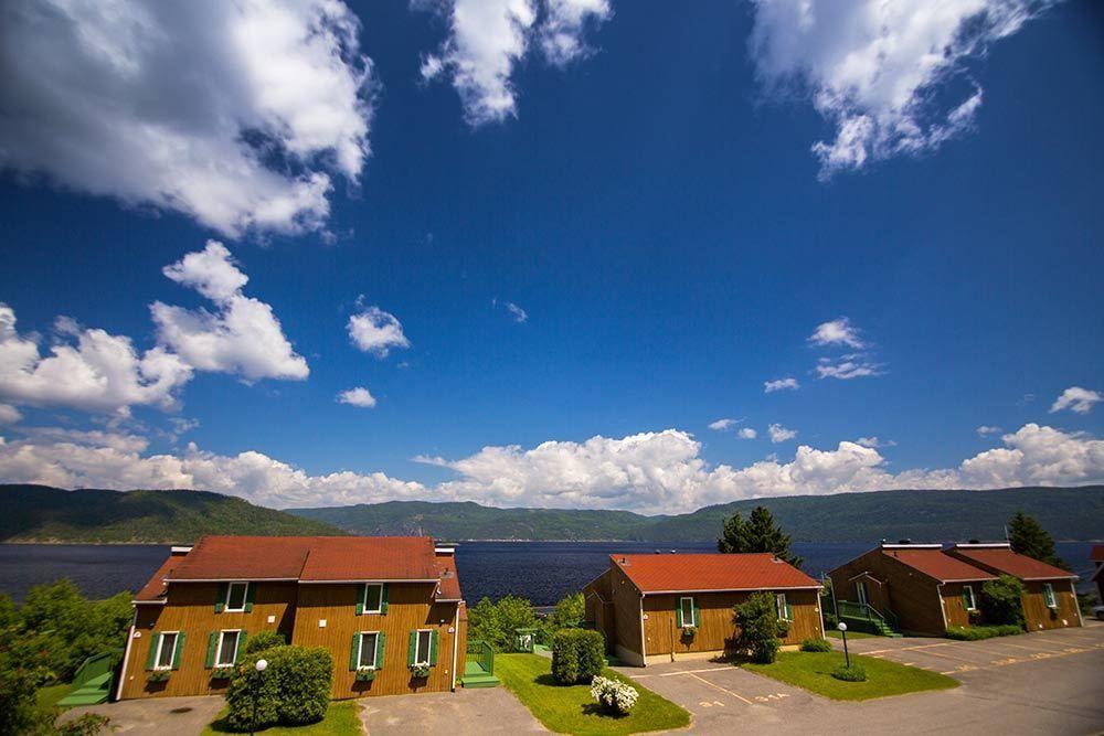 Chalets Condos Sur Le Fjord Л'Анс-Сен-Жан Экстерьер фото