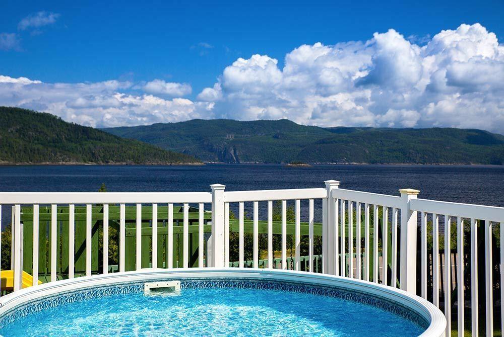 Chalets Condos Sur Le Fjord Л'Анс-Сен-Жан Экстерьер фото